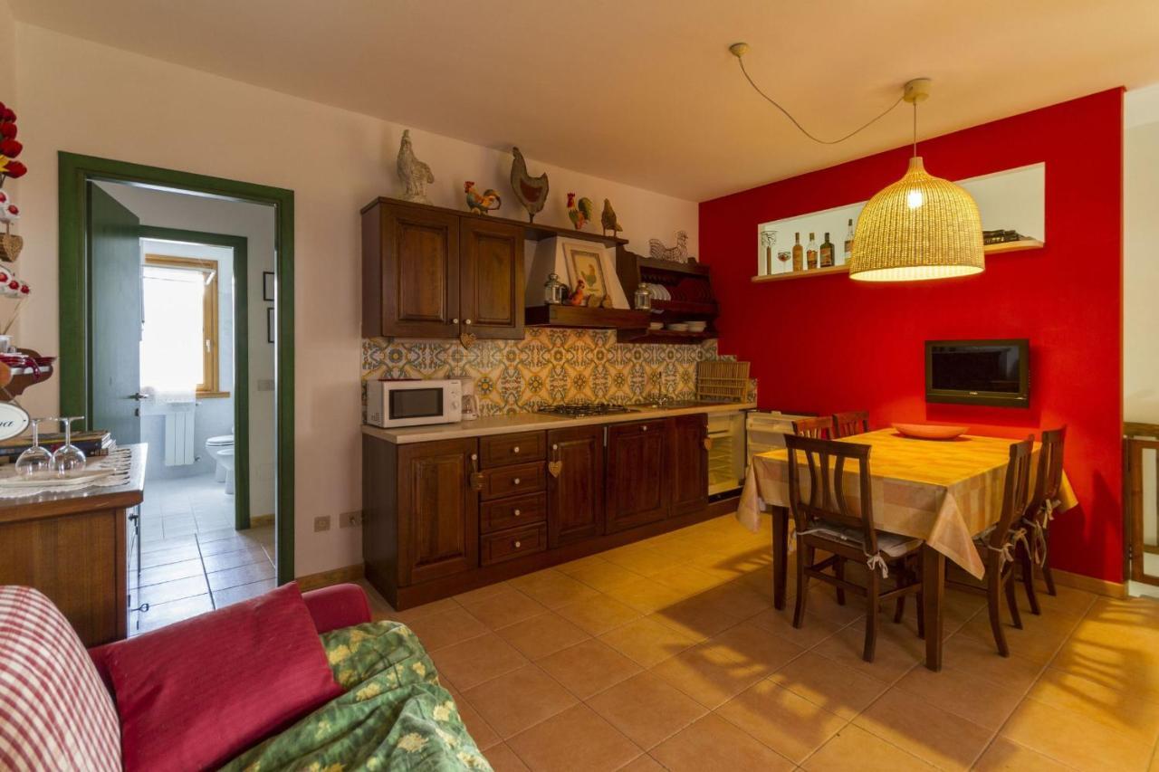 Calanchi Apartment *